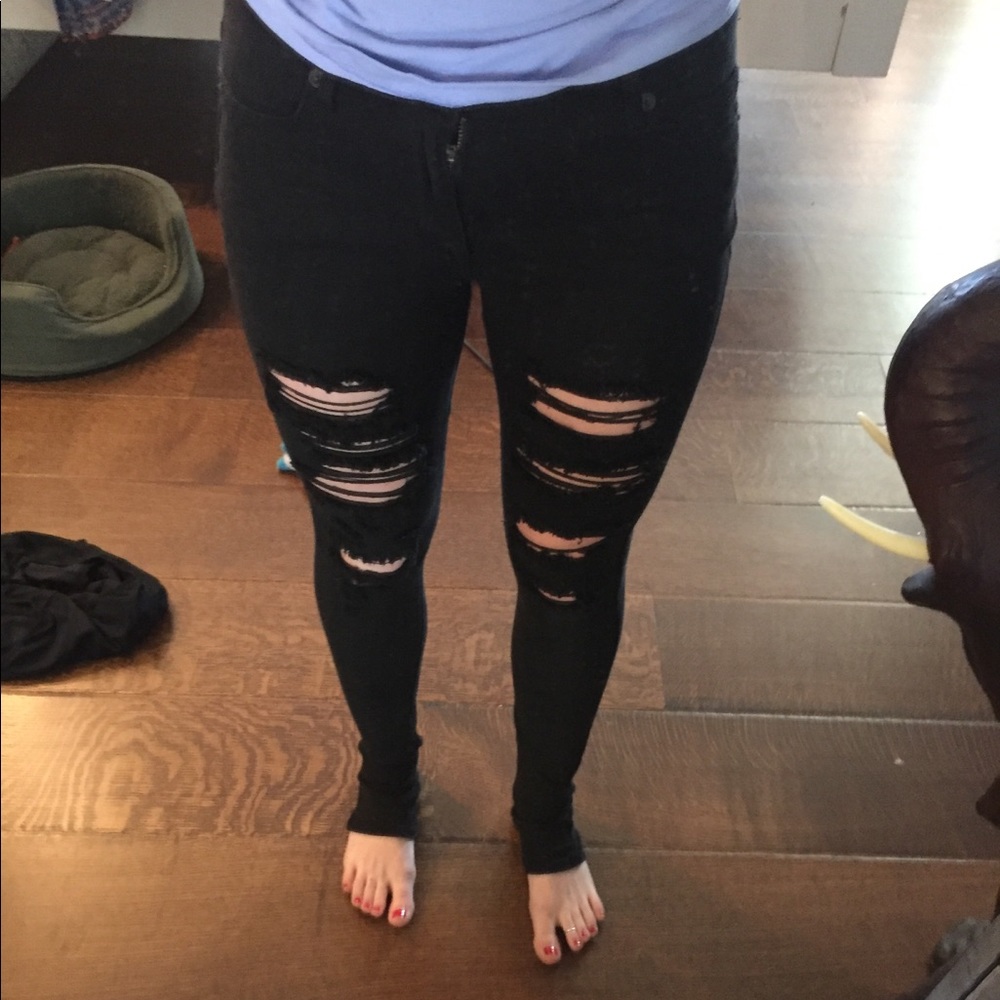 Ripped black jeans
